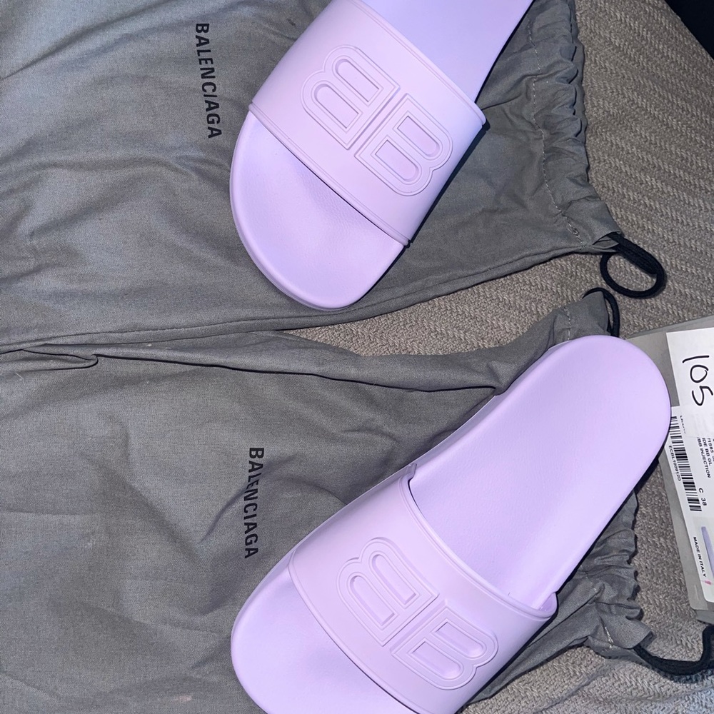BALENCIAGA POOL SLIDES!